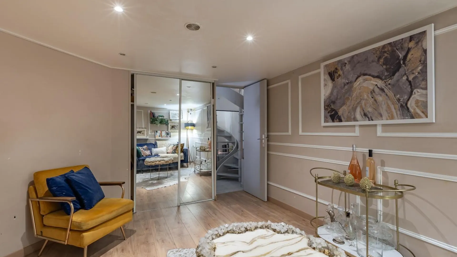 Romanctic Loft Near Eiffel Tower Paryż Apartament
