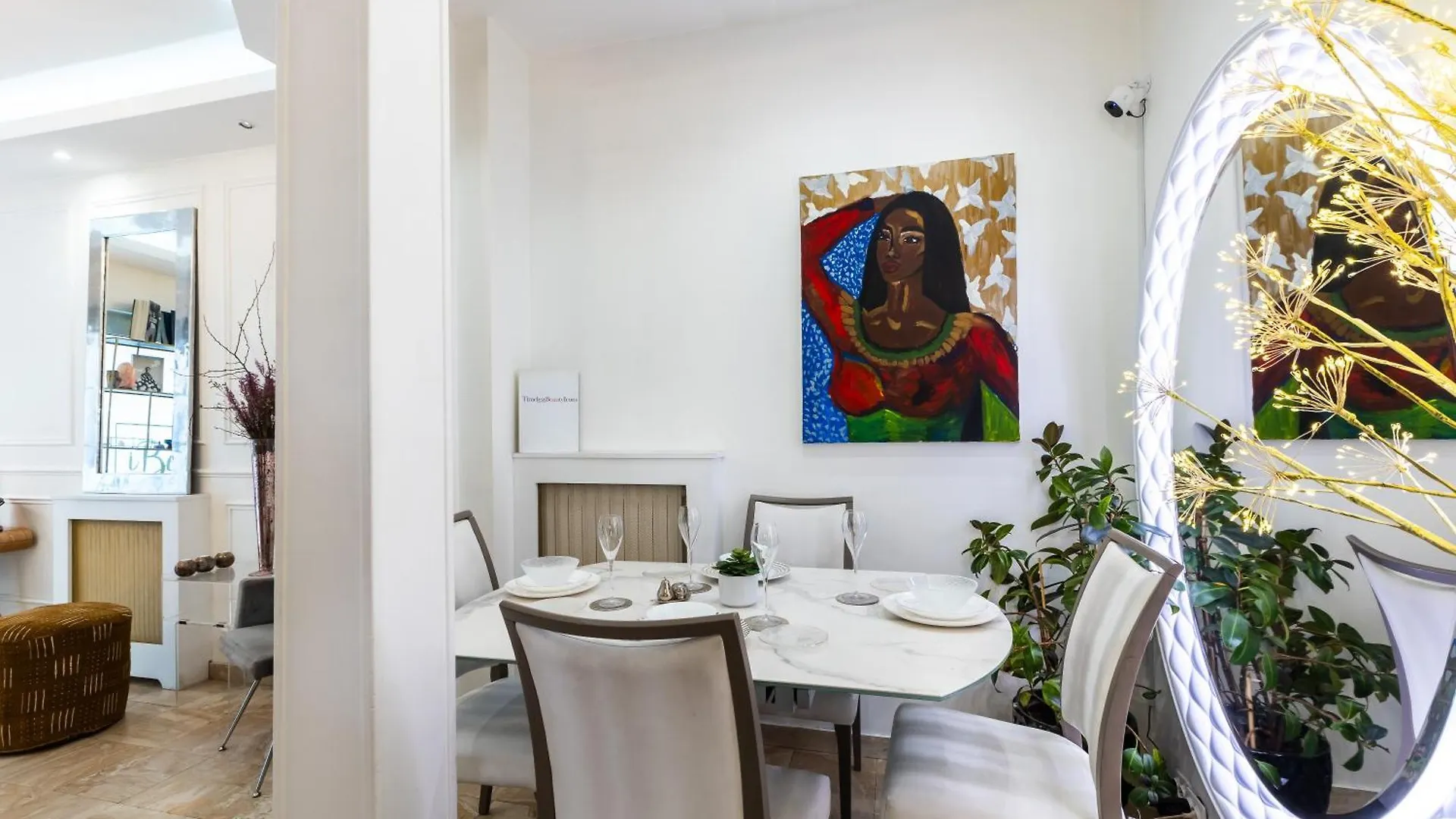 Апартаменты Romanctic Loft Near Eiffel Tower Париж